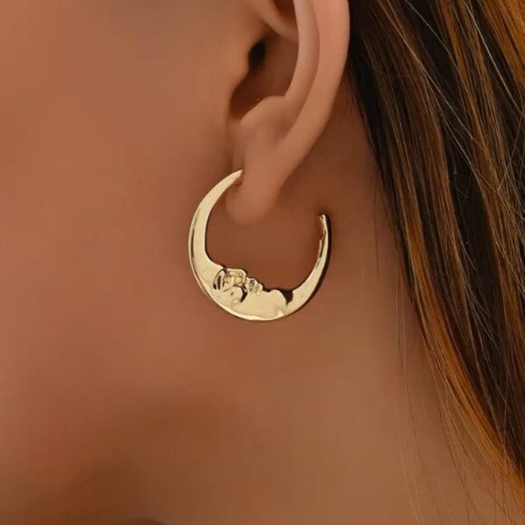 NEW Burnished 18K Gold Plated Crescent Moon Hoop Earrings - Picture 1 of 4
